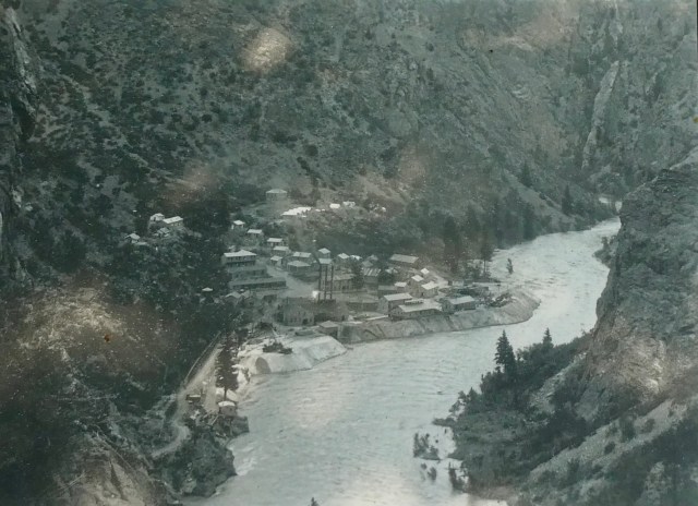 C3E31241-E943-4BC5-8B32-E42569FA22B3_1_201_a